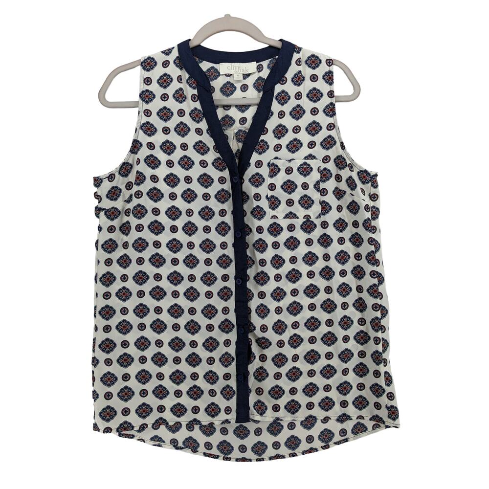 Olive & Oak‎ Medallion Blouse Medium White Blue Button Up Tribal Bohemian VNeck